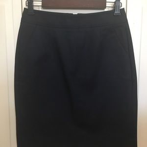 NWOT Banana Republic Factory navy skirt